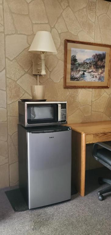 Kuchyň nebo kuchyňský kout v ubytování Red Ranch Inn