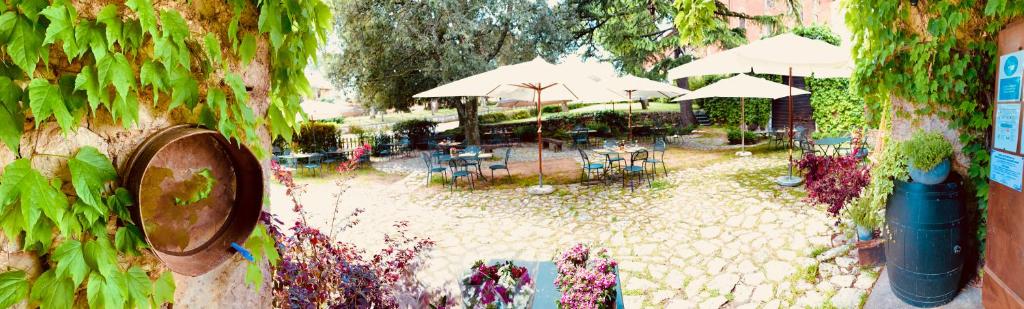 Vonkajšia záhrada v ubytovaní Casette rosse nel borgo medievale di Fossanova