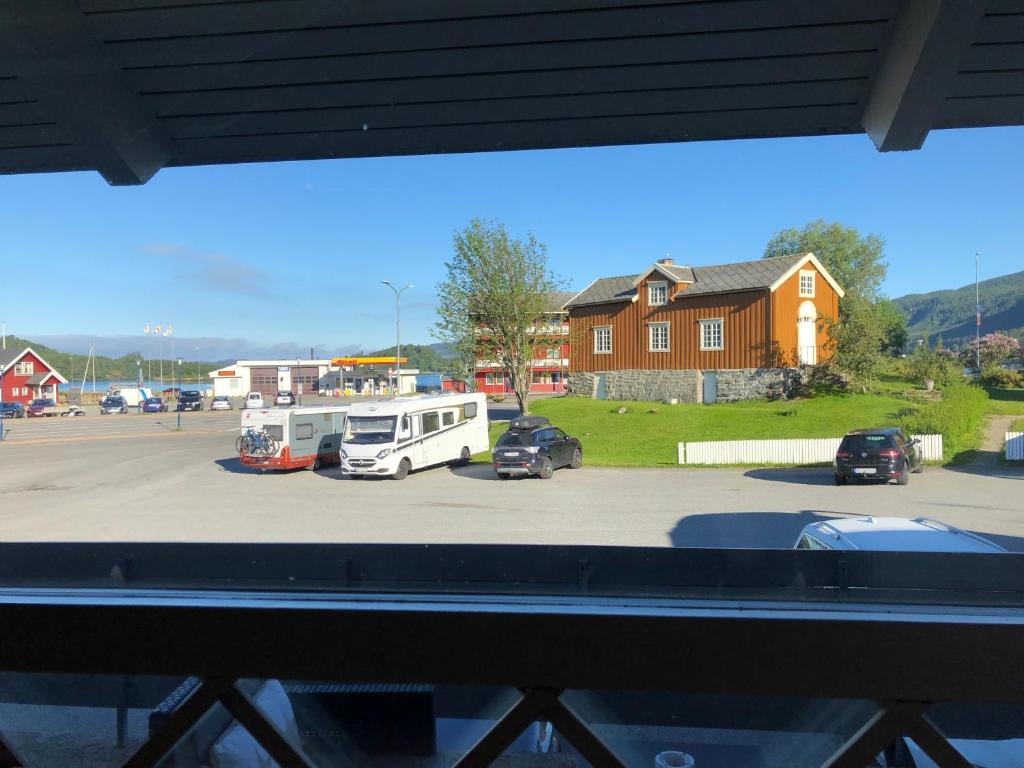 Nespecifikovaný výhled na hory nebo výhled na hory při pohledu z hotelu