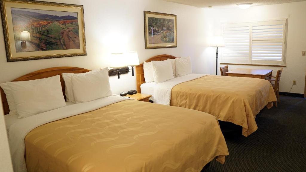 Quality Inn Near Fort Hunter Liggett - Quadruple Room With Two Queen Beds - Non Smoking