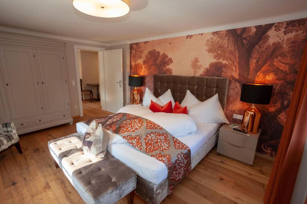 Postel nebo postele na pokoji v ubytování Landhotel Wachau