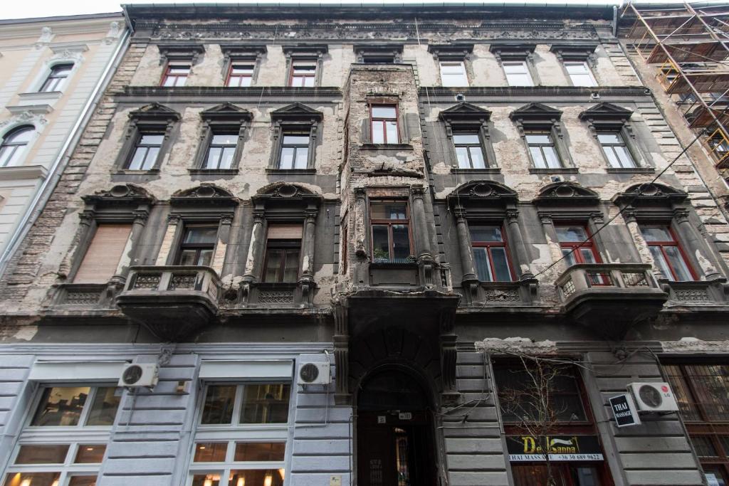 Budova, v ktorej sa apartmán nachádza