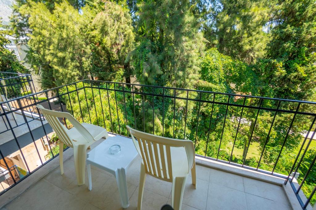 Balkón nebo terasa v ubytování Eldar Garden Resort