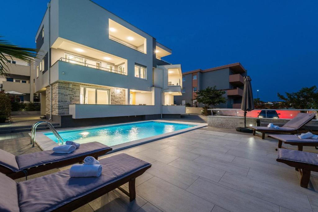 Bazén v ubytování Apartments & Rooms Danivan Pool Villas nebo v jeho okolí