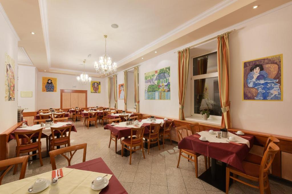 Restaurace v ubytování Garten- und Kunsthotel Gabriel City