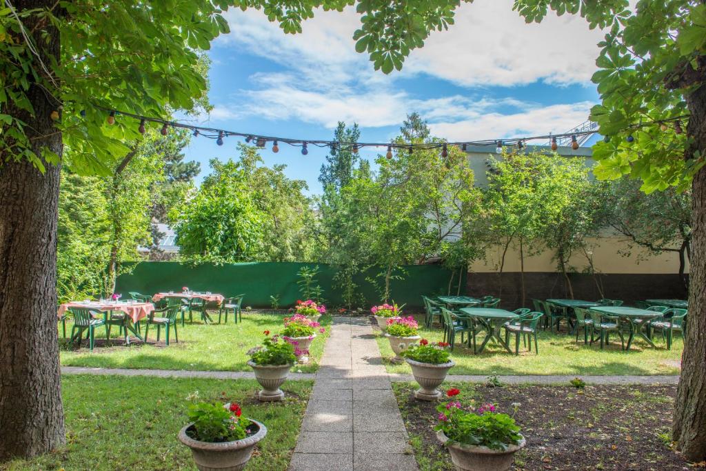 Garten- und Kunsthotel Gabriel City - Resim 39