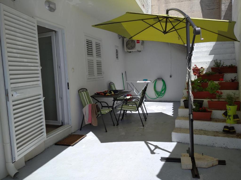 Patio nebo venkovní prostory v ubytování Apartmani Perak