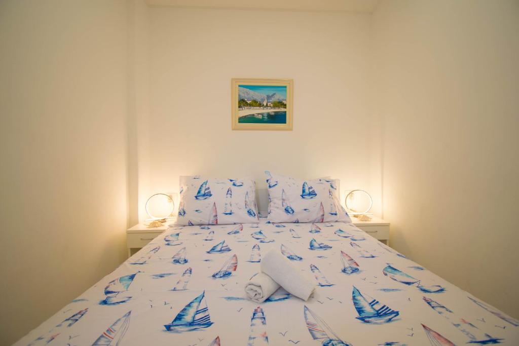 Posteľ alebo postele v izbe v ubytovaní Apartments Manuela - Baška Voda