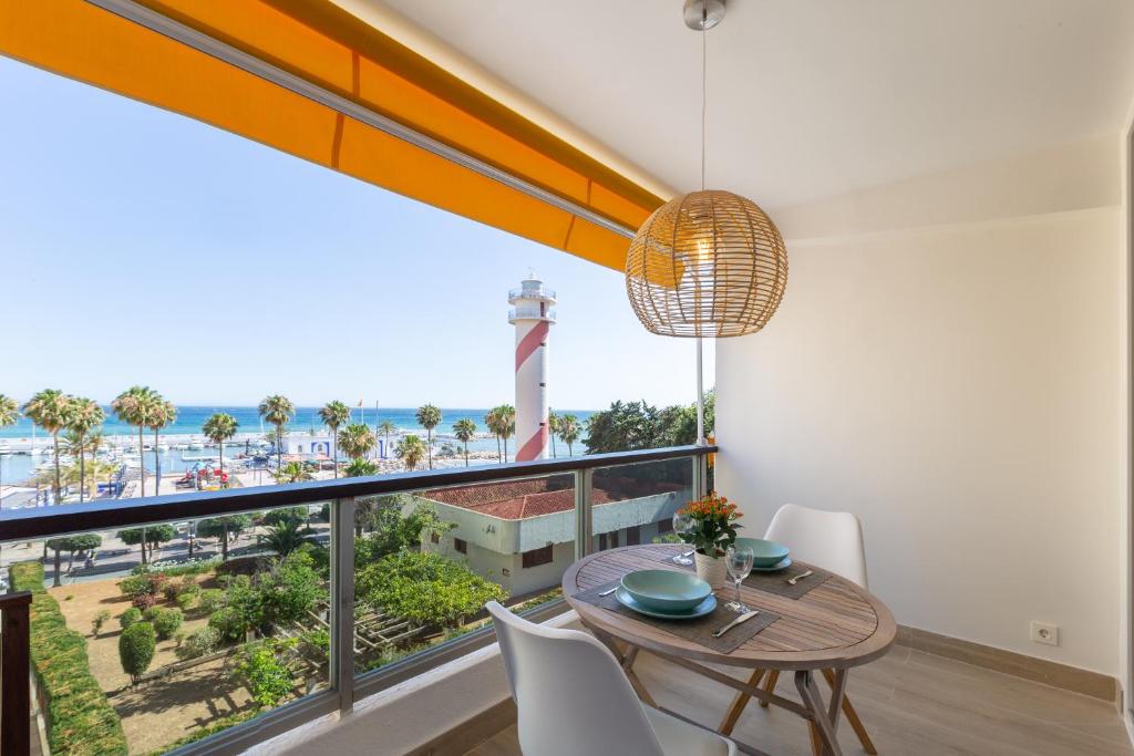 Apartamento junto al Faro .Marbella centro.Vistas mar y el ...