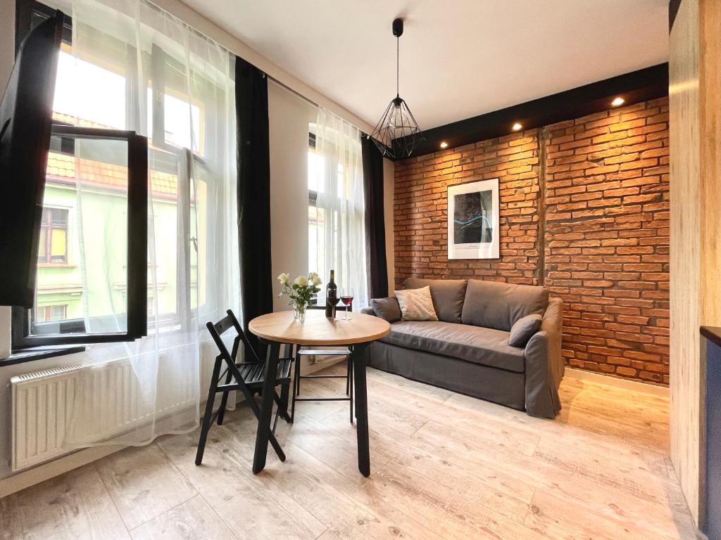 Copernicus Street Apartment - Twin Peaks - Housity