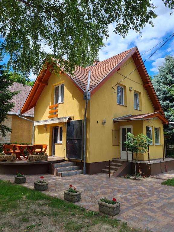Krisztina Apartman 1- Szigethalom 2315 Szigethalom, I. utca 7. kép - 1