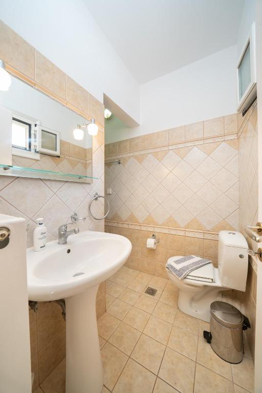 Maria's Apartments - 12