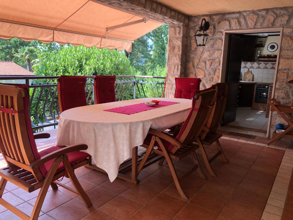 Balkon lub taras w obiekcie Seaside Holiday Home Lily