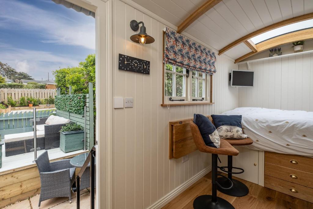 Gallery image of Trevone Luxury Shepherds hut close to the beach in Saint Merryn