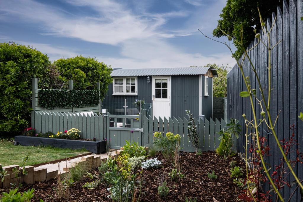 Gallery image of Trevone Luxury Shepherds hut close to the beach in Saint Merryn