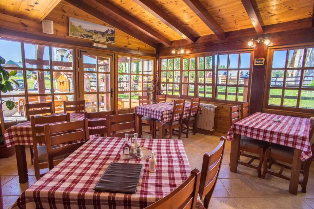 Restaurace v ubytování Hotel Pavlović