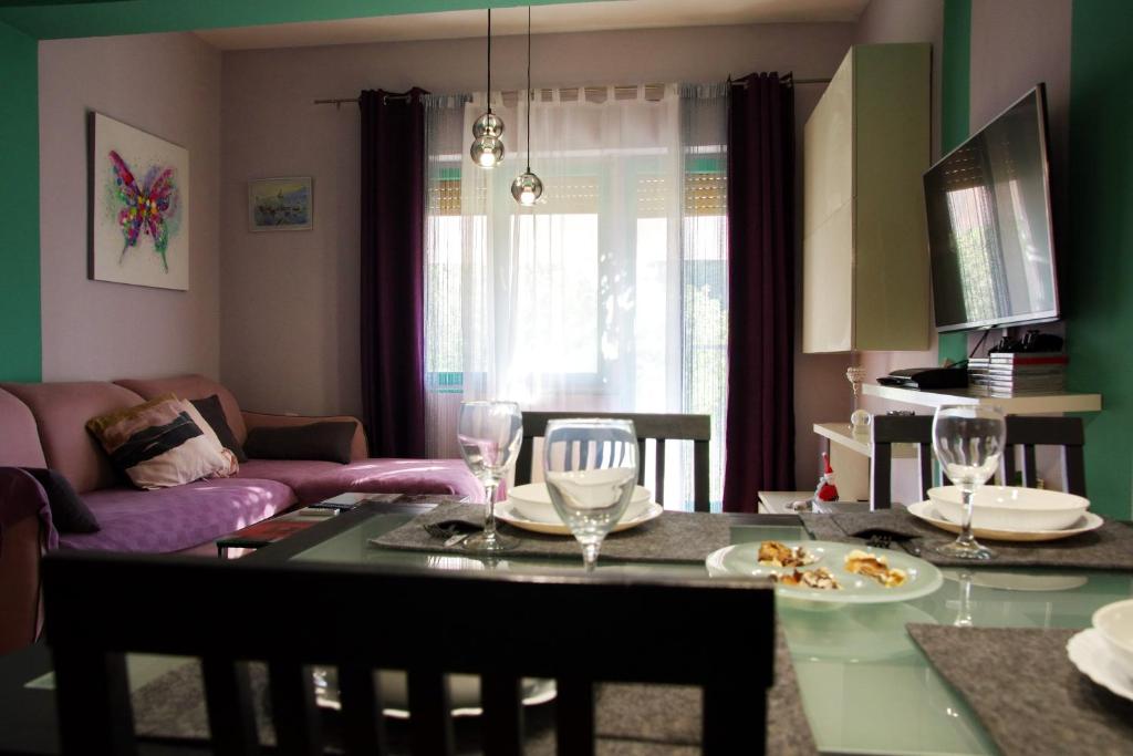 Televízia a/alebo spoločenská miestnosť v ubytovaní Zadar Apartman Kristijan