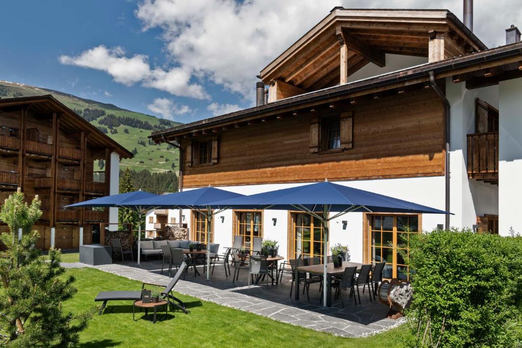 Nespecifikovaný výhled na hory nebo výhled na hory při pohledu z hotelu