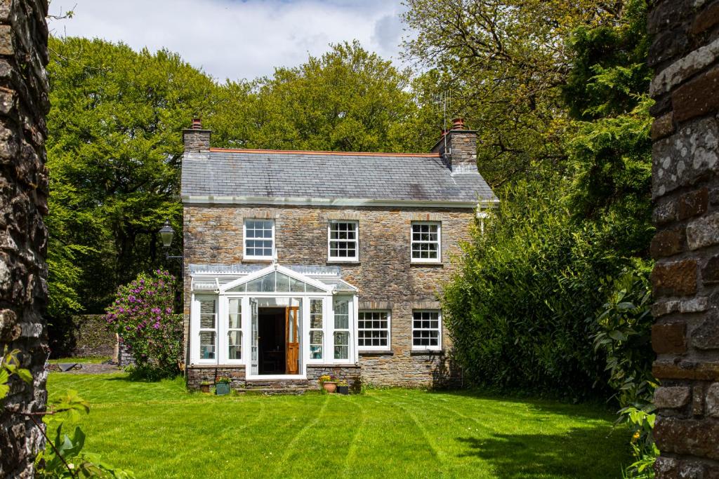 Swansea Valley Holiday Cottages - 