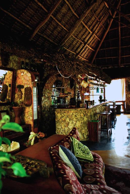 Restaurace v ubytování Mangrove Lodge