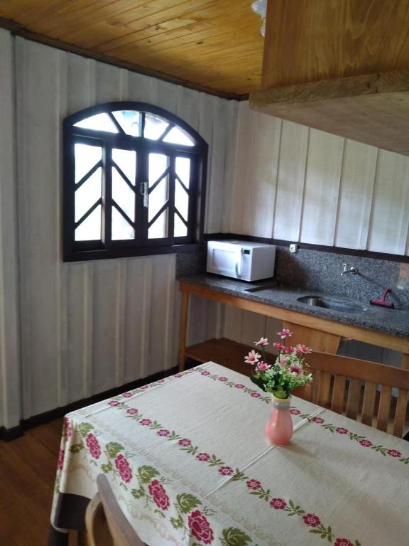 Kuchyň nebo kuchyňský kout v ubytování Morada da Serrinha