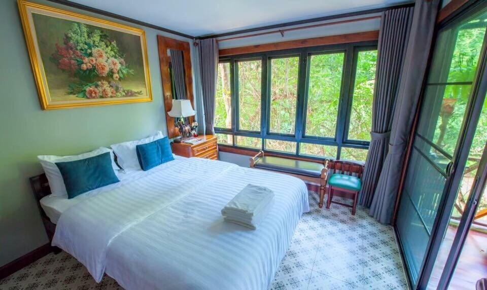 Ban Mai Vintage - Family Room With Balcony
