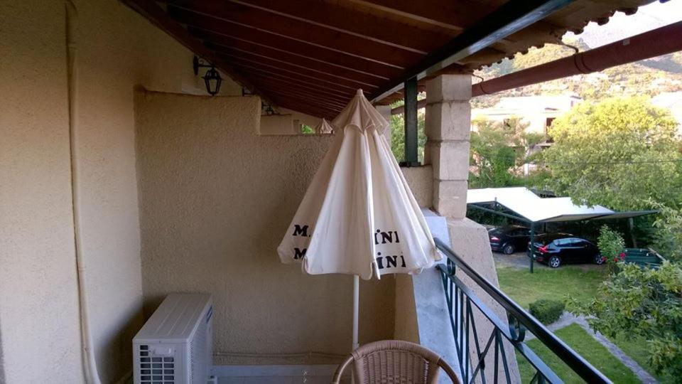 Rõdu või terrass majutusasutuses Maini Studios