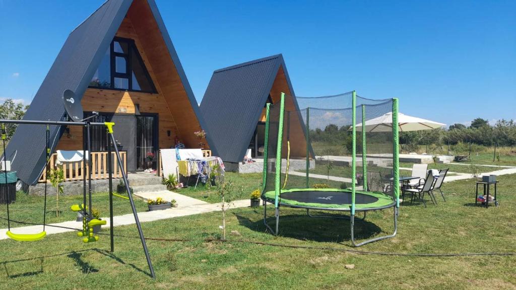 Herní místnost nebo prostor pro děti v ubytování olive garden farm