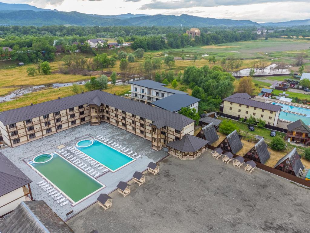Nespecifikovaný výhled na hory nebo výhled na hory při pohledu z hotelu