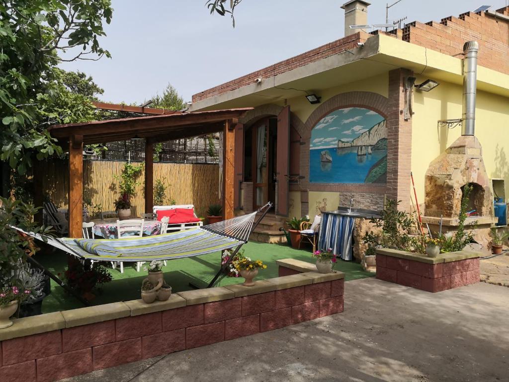 Il Bronzetto a Gonnesa - Accogliente casa con patio