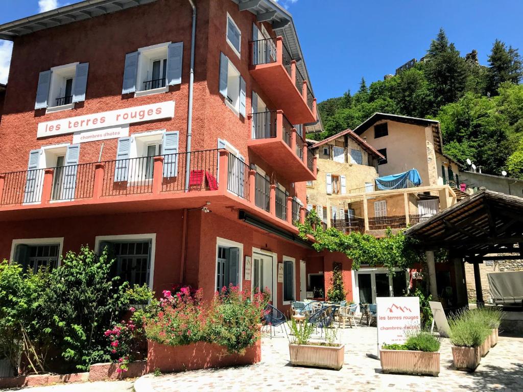 Les Terres Rouges 06 - Housity
