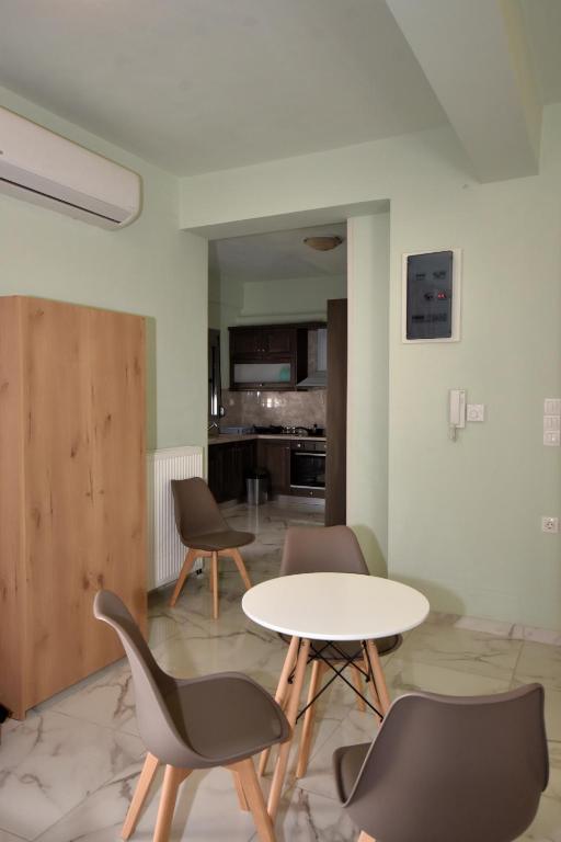Kuchyň nebo kuchyňský kout v ubytování APOSTOLIAS APARTMENTS