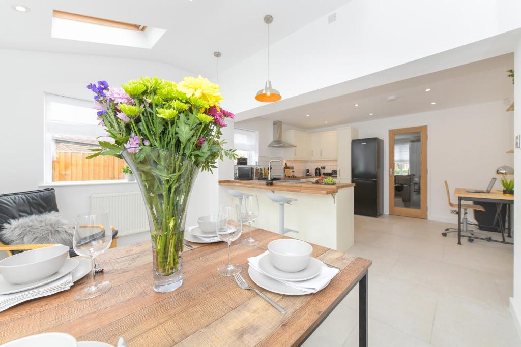 Mickleborough House - Modern, Warm And Classy 3 Bedroom In West Bridgford