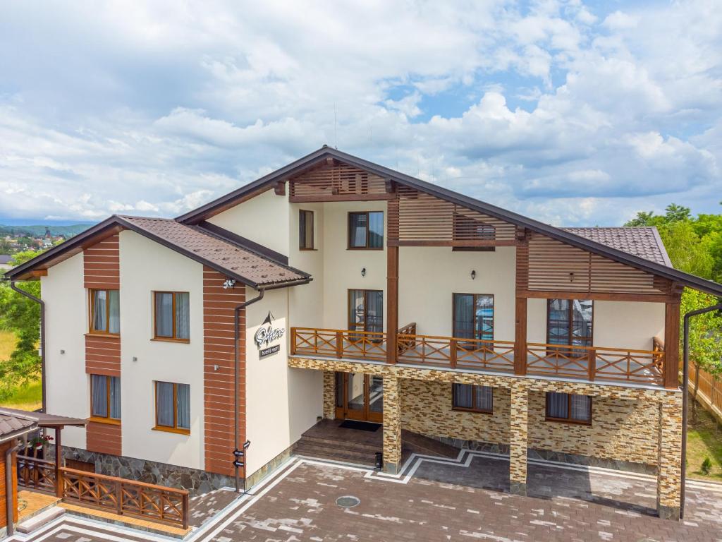 Budova, kde se hotel nachází
