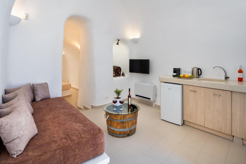 Kuchyň nebo kuchyňský kout v ubytování Aegean Mist Luxury Suites