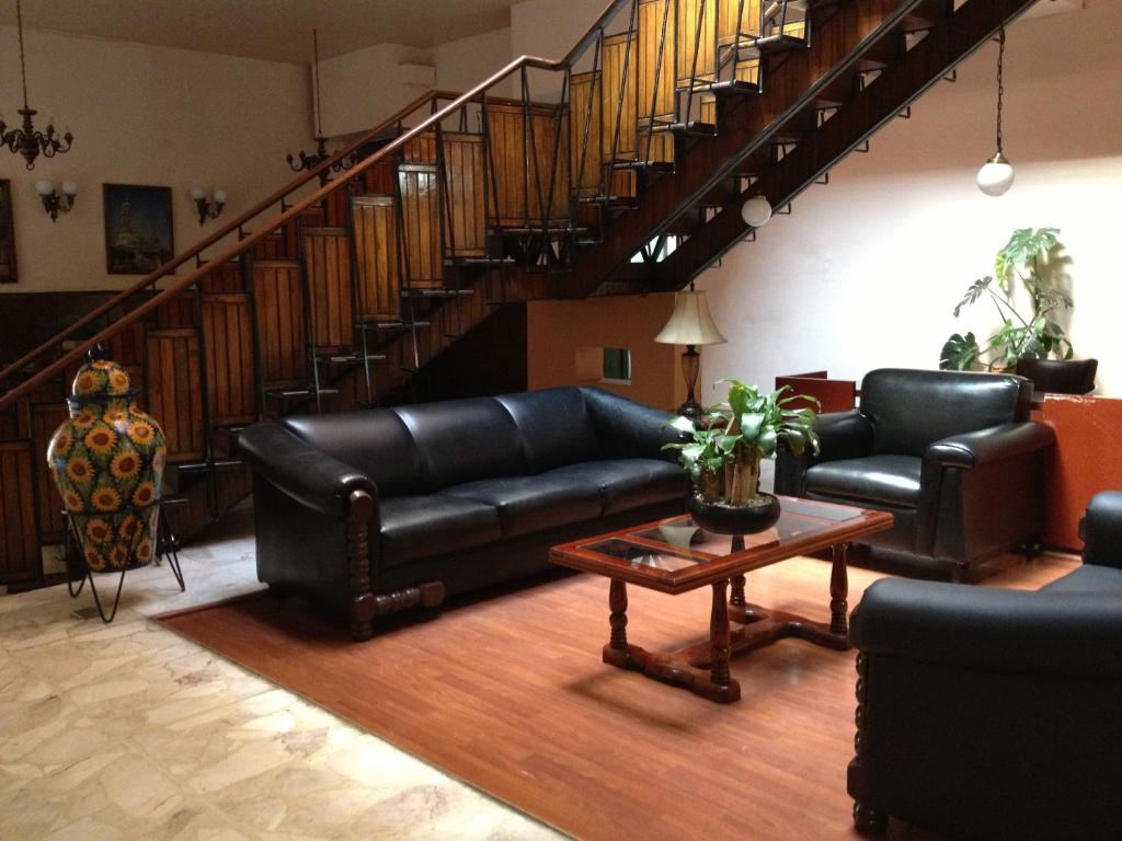 Posezení v ubytování Hotel Gomez de Celaya