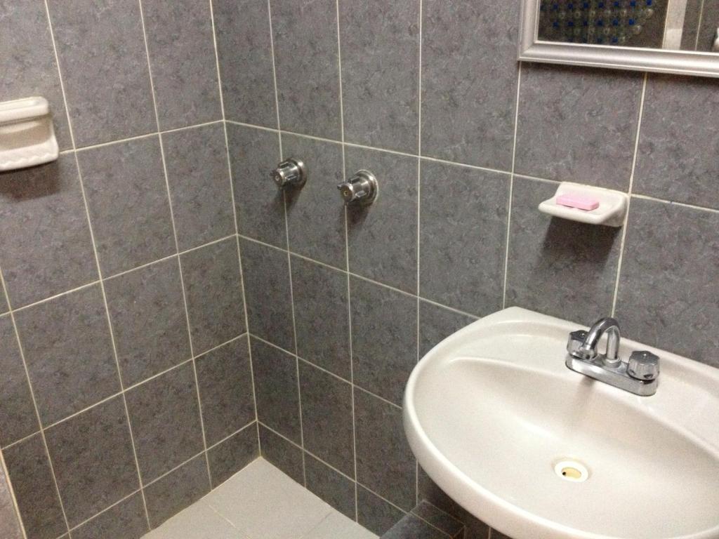 Koupelna v ubytování Hotel Gomez de Celaya