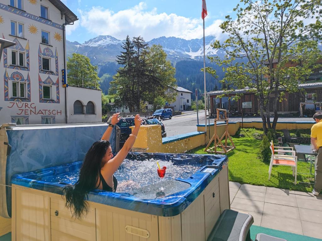Nespecifikovaný výhled na hory nebo výhled na hory při pohledu z hotelu