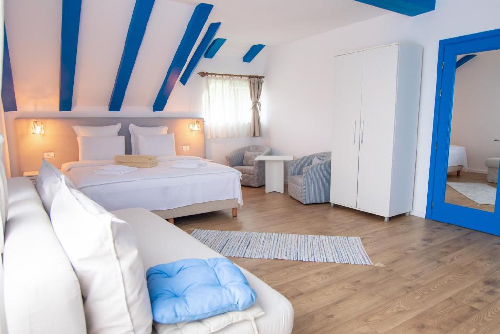 Postel nebo postele na pokoji v ubytování Cherhana Resort