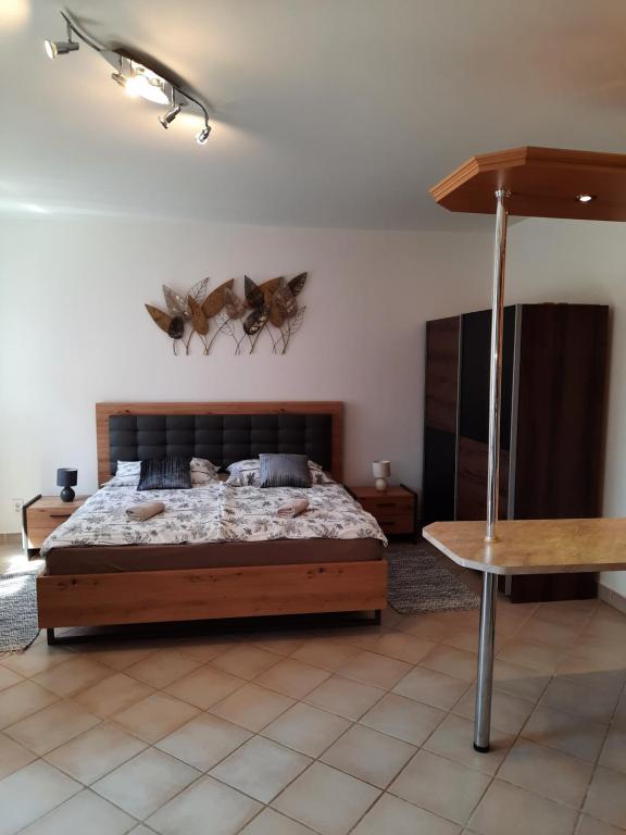 Crazy Frog Gambrinusz II. - Apartment With Balcony