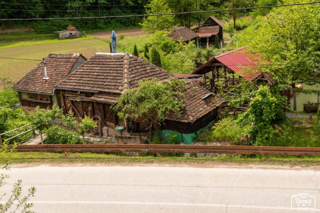 an aerial view of a house with a roof at Mikin vajat i ribnjak Korenita, Loznica in Loznica