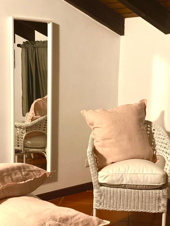 Postel nebo postele na pokoji v ubytování Enjoy Ledro B&B