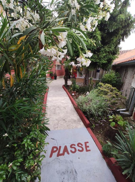 Zahrada ubytování Apartman Plasse