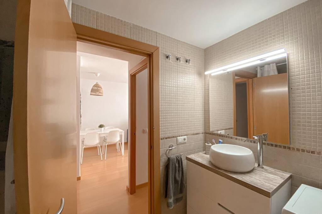 Kúpeľňa v ubytovaní Blue Marina - Terraza, piscina y Wifi gratis
