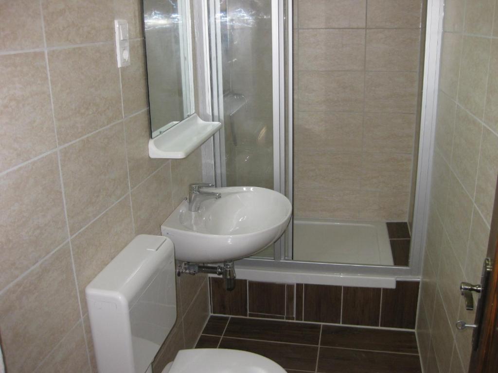 Kúpeľňa v ubytovaní Parti Apartman