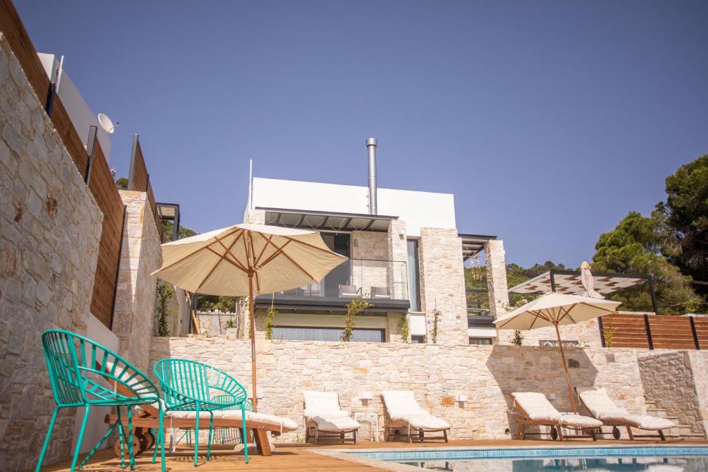 Piscine de l'établissement Allure Luxury Villas 3&4 Serenity Retreat ou située à proximité