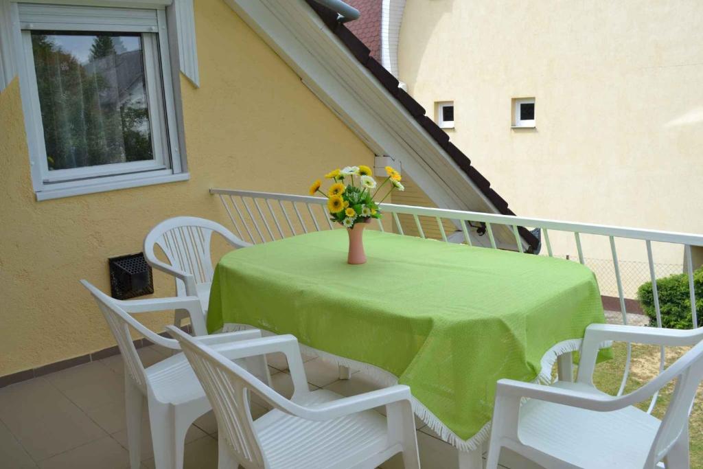 Balkón alebo terasa v ubytovaní Apartment in Zalakaros/Thermalbad 20662
