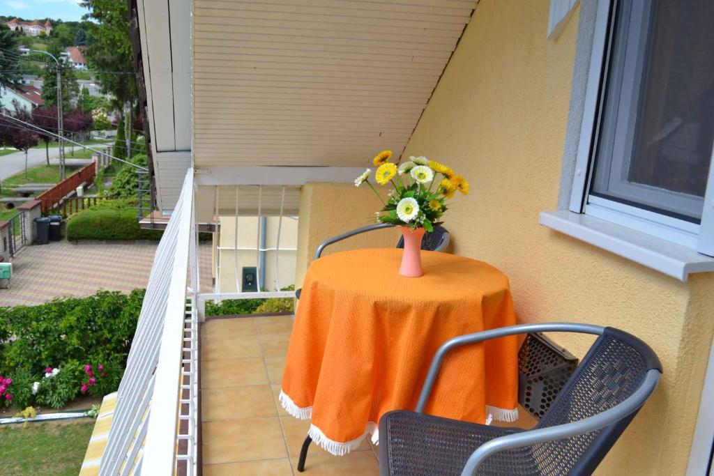 Balkón alebo terasa v ubytovaní Apartment in Zalakaros/Thermalbad 20662