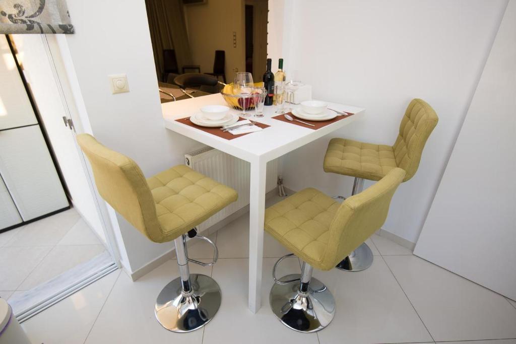 Posedenie v ubytovaní Helen Luxury Loft Design MEISONETTE-APARTMENT