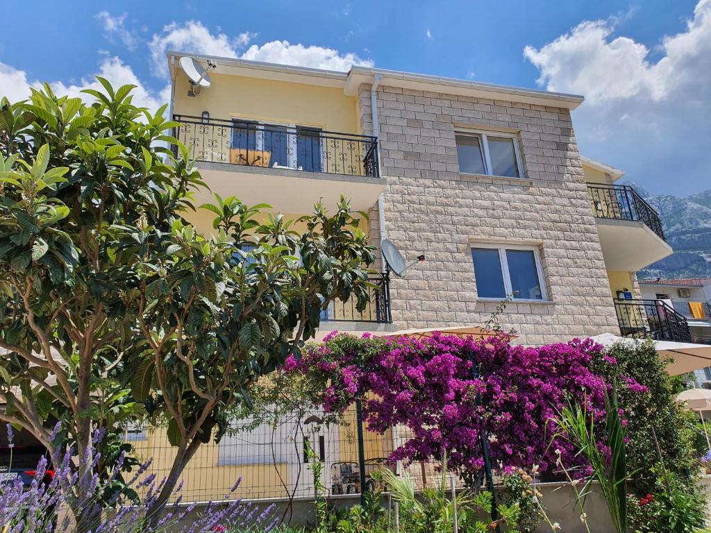 Vonkajšia záhrada v ubytovaní Apartment Agapanthus